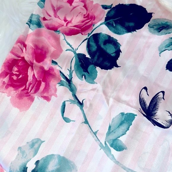 VICTORIA'S SECRET
Satin T Back Sleep Cami - Picture 2 of 5